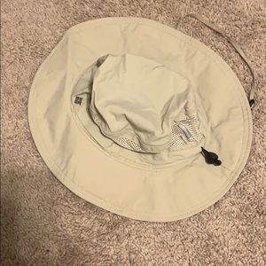 Columbia buckethat